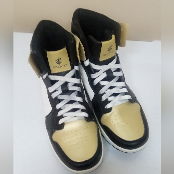 Been sitting in my closet for way too long don't know how to style she was like - Picture 1 of 6